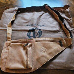 Leaf Bag - Italian Leather (Lavorazione Artigiana brand)front cross body bag